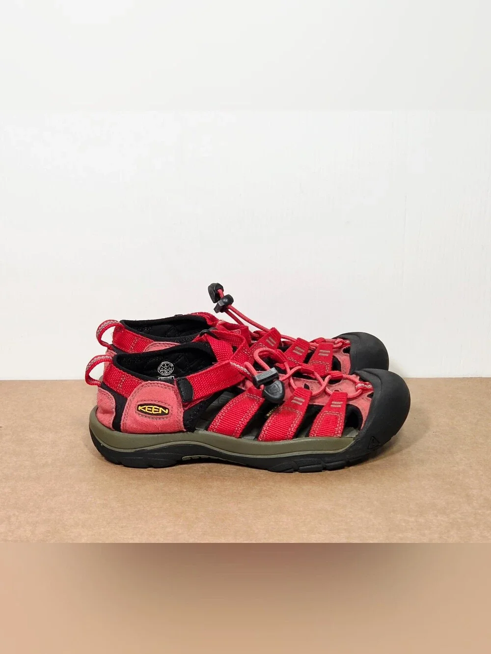 Keen Newport H2 Sandals Boys Size 4 Red Active Water Shoes Hiking Washable